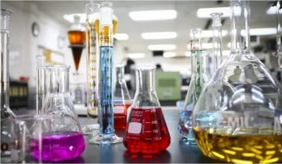 نکات ایمنی برای کار با مواد شیمیایی در آزمایشگاه ها و منازل